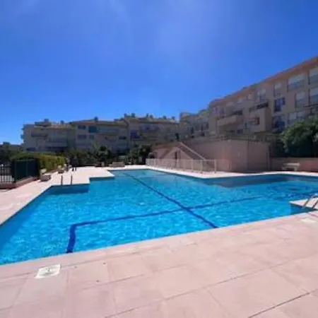 Pour Jeune, 17m2, Proche Centre Saint Tropez