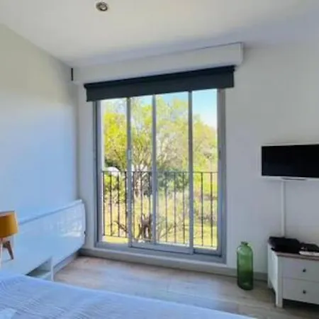 Pour Jeune, 17m2, Proche Centre * Saint Tropez